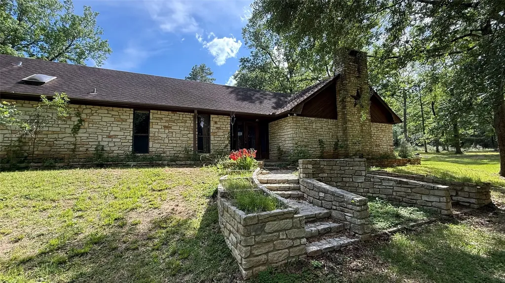 246 Rosanky Livingston TX 77351