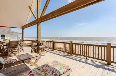 980 Bay Street Gilchrist TX 77617