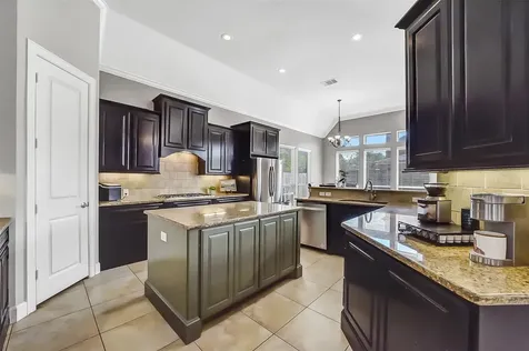 3104 Richard Lane Friendswood TX 77546