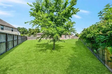 3104 Richard Lane Friendswood TX 77546