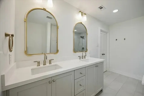 1006 Cheshire Lane Houston TX 77018