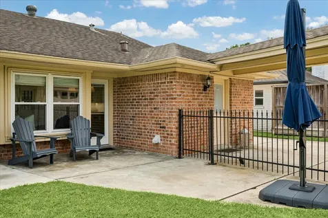1006 Cheshire Lane Houston TX 77018