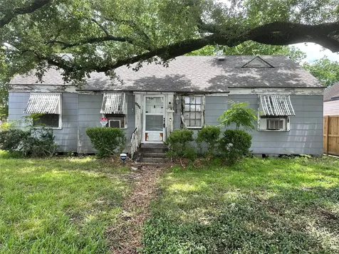 2015 Des Jardines Street Houston TX 77023