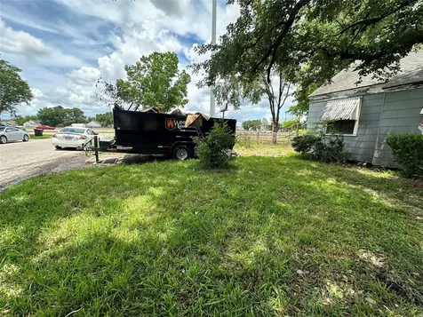 2015 Des Jardines Street Houston TX 77023