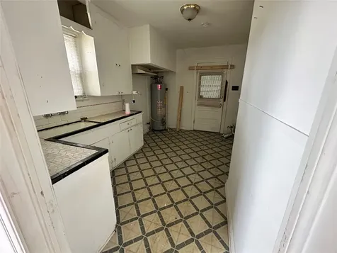 2015 Des Jardines Street Houston TX 77023