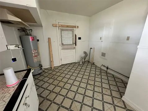 2015 Des Jardines Street Houston TX 77023