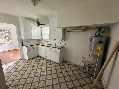 2015 Des Jardines Street Houston TX 77023