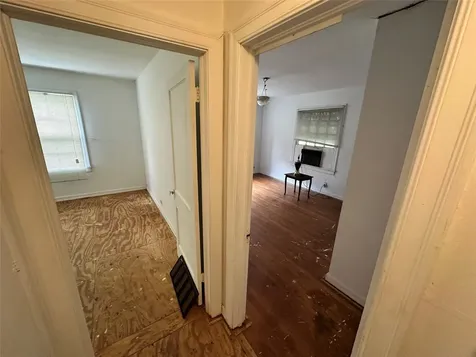2015 Des Jardines Street Houston TX 77023