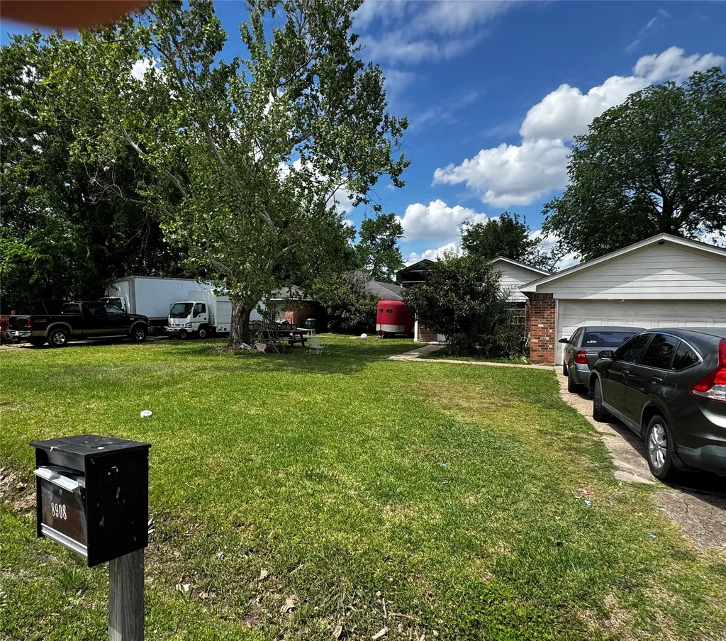 8908 Carousel Lane Houston TX 77080