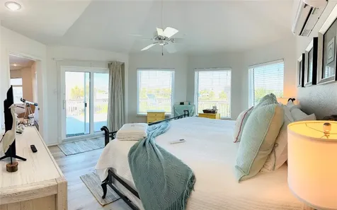 4119 Campeche Court Galveston TX 77554