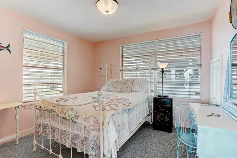 308 Bay Avenue Kemah TX 77565