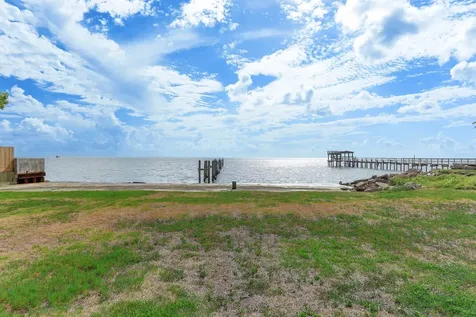 308 Bay Avenue Kemah TX 77565