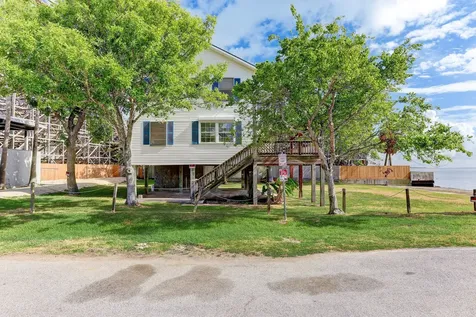 308 Bay Avenue Kemah TX 77565