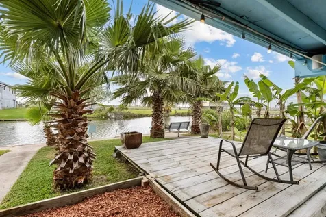 7210 Beau Terre Street Hitchcock TX 77563