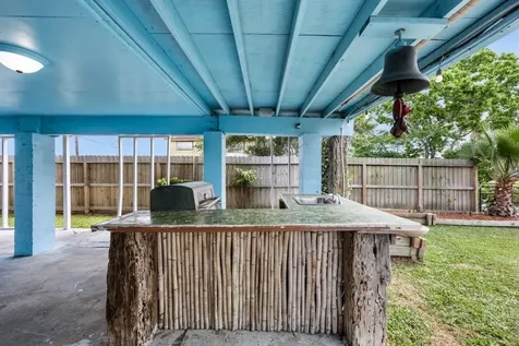 7210 Beau Terre Street Hitchcock TX 77563