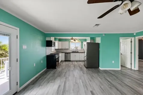 7210 Beau Terre Street Hitchcock TX 77563