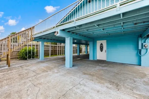 7210 Beau Terre Street Hitchcock TX 77563