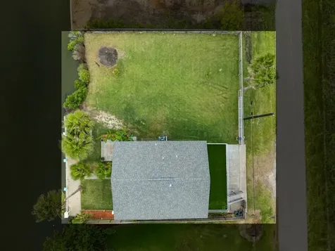 7210 Beau Terre Street Hitchcock TX 77563