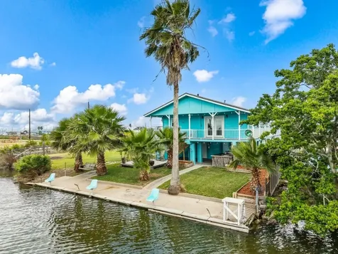 7210 Beau Terre Street Hitchcock TX 77563