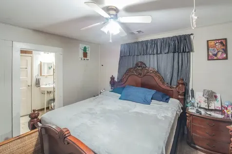 1009 Wainwright Street Houston TX 77022