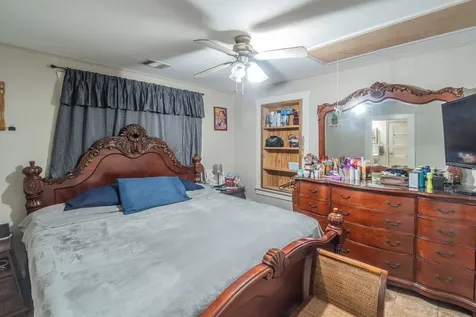 1009 Wainwright Street Houston TX 77022