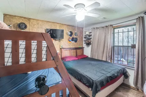 1009 Wainwright Street Houston TX 77022