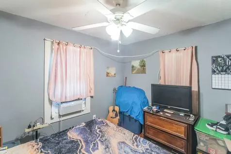 1009 Wainwright Street Houston TX 77022