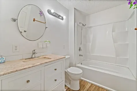 401 Lee Avenue Anahuac TX 77514