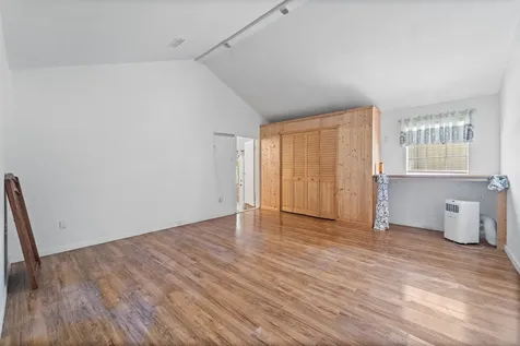 401 Lee Avenue Anahuac TX 77514