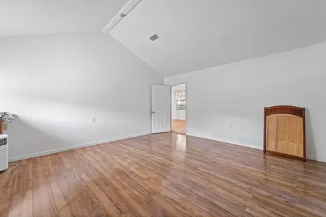 401 Lee Avenue Anahuac TX 77514