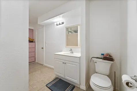 401 Lee Avenue Anahuac TX 77514