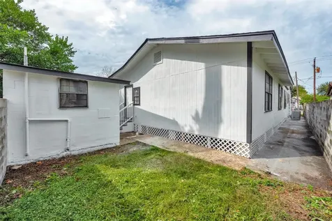 204 Hafer Street Baytown TX 77520