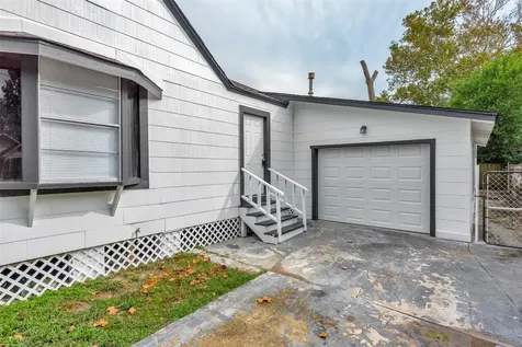 204 Hafer Street Baytown TX 77520