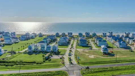 11727 Opihi Galveston TX 77554