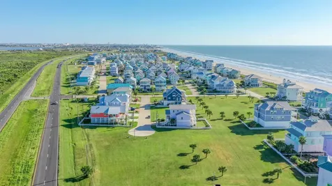 11727 Opihi Galveston TX 77554