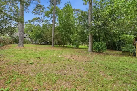 587 Melmont Street Conroe TX 77302