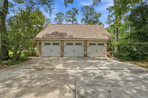 587 Melmont Street Conroe TX 77302