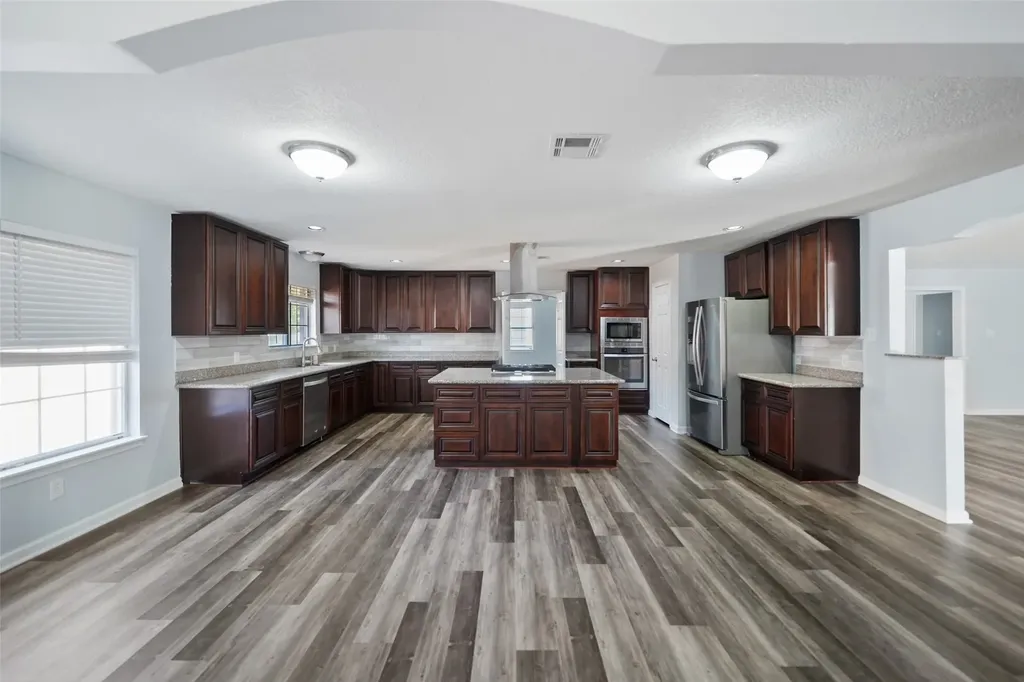 5107 Whittier Oaks Drive Friendswood TX 77546