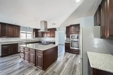 5107 Whittier Oaks Drive Friendswood TX 77546