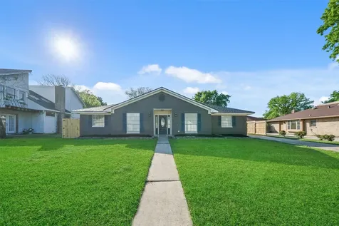 5107 Whittier Oaks Drive Friendswood TX 77546