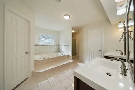 5107 Whittier Oaks Drive Friendswood TX 77546
