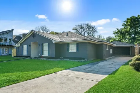 5107 Whittier Oaks Drive Friendswood TX 77546