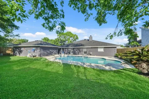 5107 Whittier Oaks Drive Friendswood TX 77546