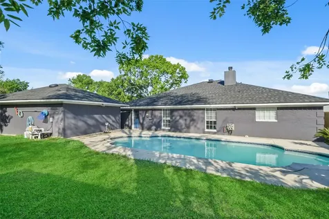 5107 Whittier Oaks Drive Friendswood TX 77546