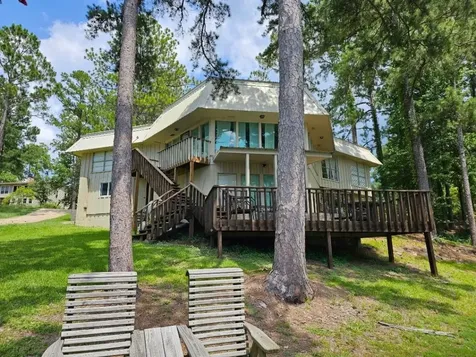 893 Lakeshore Drive Brookeland TX 75931