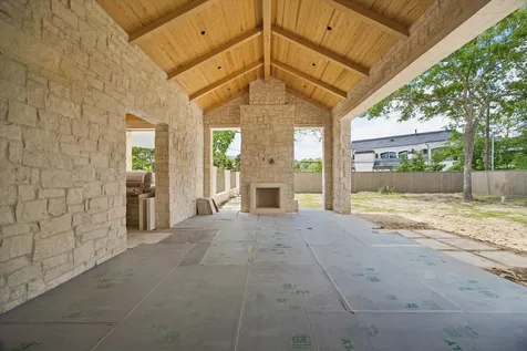 19 Willowron Drive Houston TX 77024