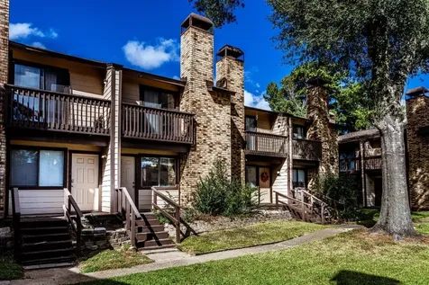 2521 Crosstimbers Street 2 Huntsville TX 77320