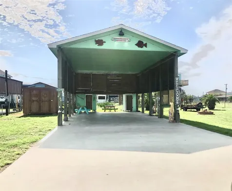 911 East Road Crystal Beach TX 77650