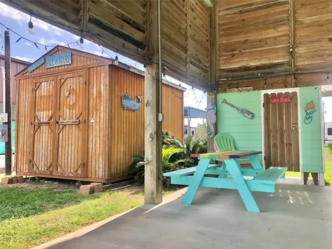 911 East Road Crystal Beach TX 77650