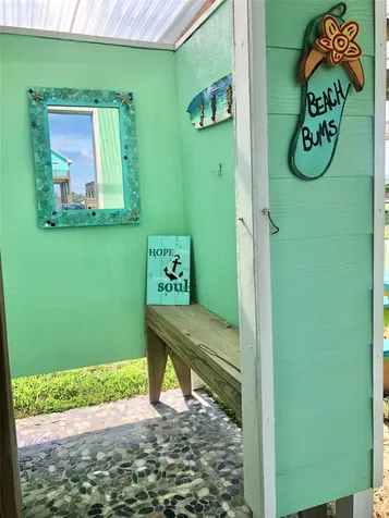 911 East Road Crystal Beach TX 77650